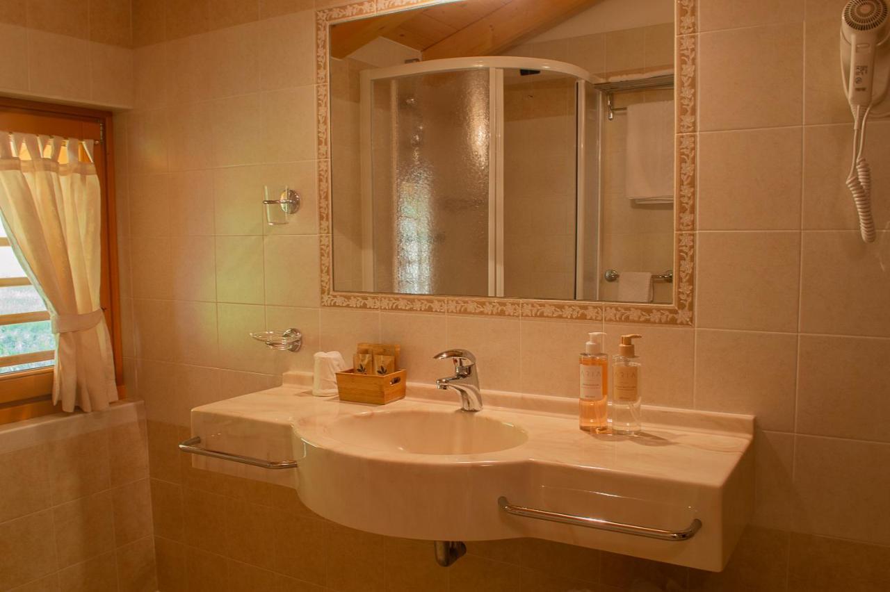 Hotel Garni Sant'Antonio Con Spa Madonna di Campiglio Ngoại thất bức ảnh