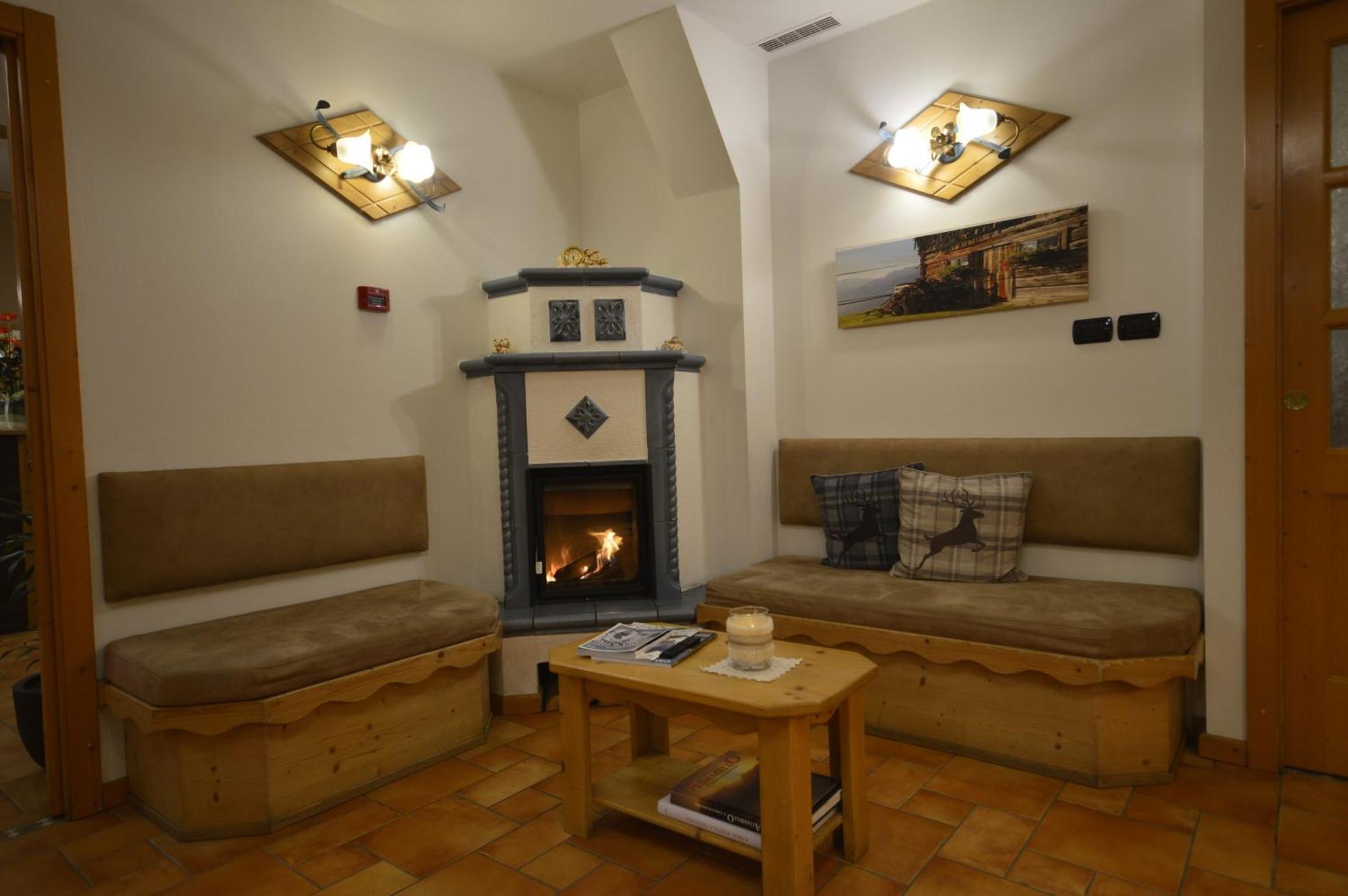 Hotel Garni Sant'Antonio Con Spa Madonna di Campiglio Ngoại thất bức ảnh