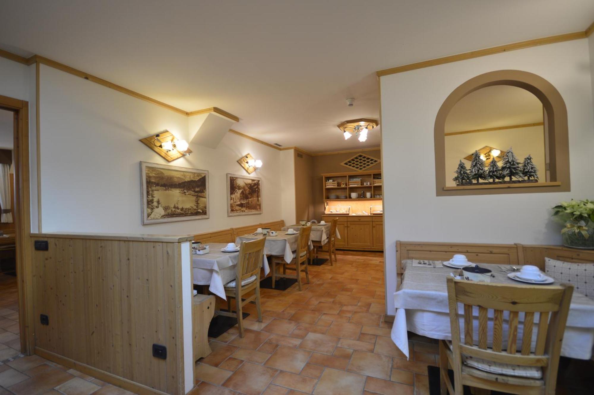 Hotel Garni Sant'Antonio Con Spa Madonna di Campiglio Ngoại thất bức ảnh