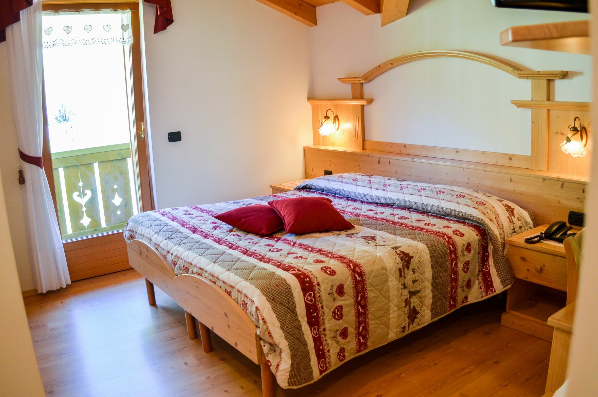 Hotel Garni Sant'Antonio Con Spa Madonna di Campiglio Ngoại thất bức ảnh